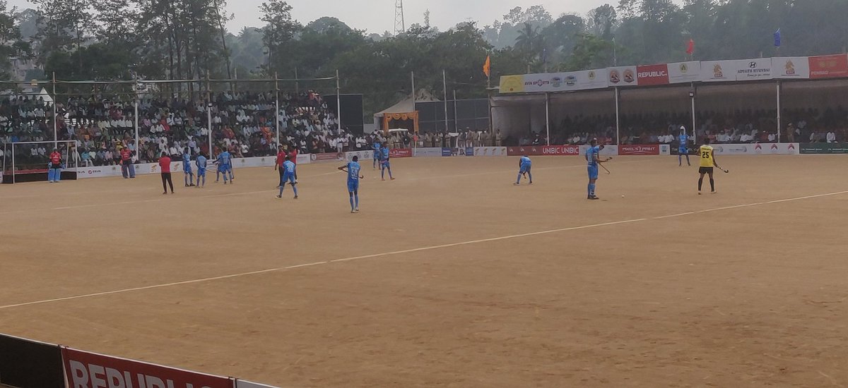 MilanMandy's tweet photo. Witnessing an exhibition match between Indian junior  hockey team and Karnataka. Love for hockey is forever @kodavahockey @SVSunil24 @TheHockeyIndia #Appachettolandacup#kodavahockeynamme https://t.co/qcfFyUyv7x