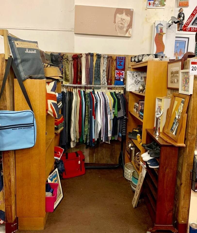 netpoette's tweet photo. A brilliant new enterprise launched by my friend Daniel Bowers: the Petticoat Lane Emporium (#1960s boutique); in Ramsgate and online: https://t.co/r3Re58VFU2 #tobesomeone #PetticoatLane #mods https://t.co/NqoL9WJNVI