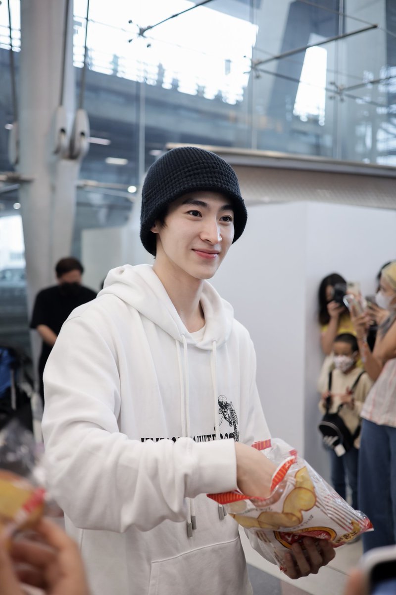 Jibbie_Smile's tweet photo. 🛩 กลับมาแล้ว (❁ᴗ͈ˬᴗ͈)

17032023

#bluepongtiwat
#blue_pongtiwat https://t.co/IaxNW62hld