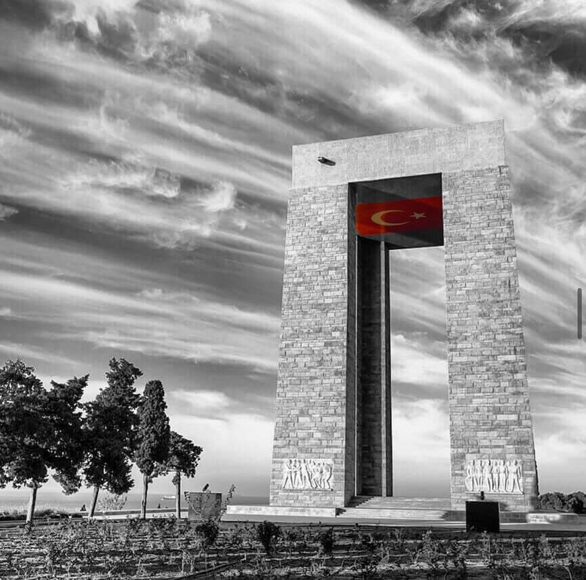 movenpickankara's tweet photo. 18 Mart Çanakkale Zaferi'nin 108. yılında Gazi Mustafa Kemal Atatürk ve aziz şehitlerimizi minnet ve saygıyla anıyoruz.

Today is the 108rd anniversary of 18 March Çanakkale Victory Day. We commemorate our martyrs with gratitude and respect. https://t.co/RrJw4krjTr