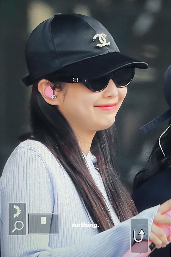 nothing_0116's tweet photo. 230318 ✌🏻😎✌🏻#블랙핑크 #제니 #BLACKPINK #JENNIE https://t.co/Oof2OT950v
