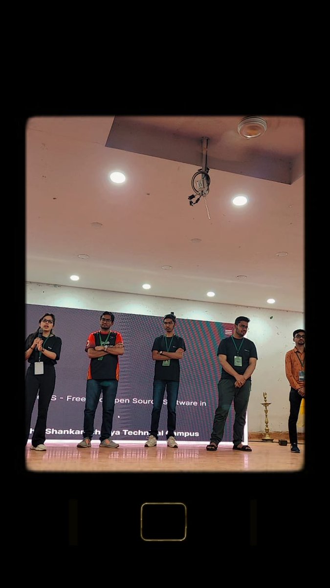 durgfoss's tweet image. GDSC leads in the house...
Discussing about their tech shenanigans✨️

@SanskarDwived @TishaChawlani @ankurg132 @sinha_maharshi