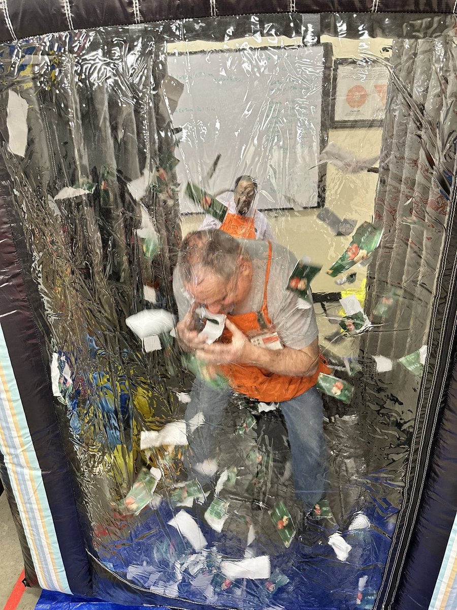 JyssicaLong's tweet photo. @JasonEidamTHD @Stephan68335720 @RhondaFrisco @MeganTorresD305 Joel ops and cxm khristian Success sharing pt.  2 having a blast with our associates https://t.co/anRARW2WVQ