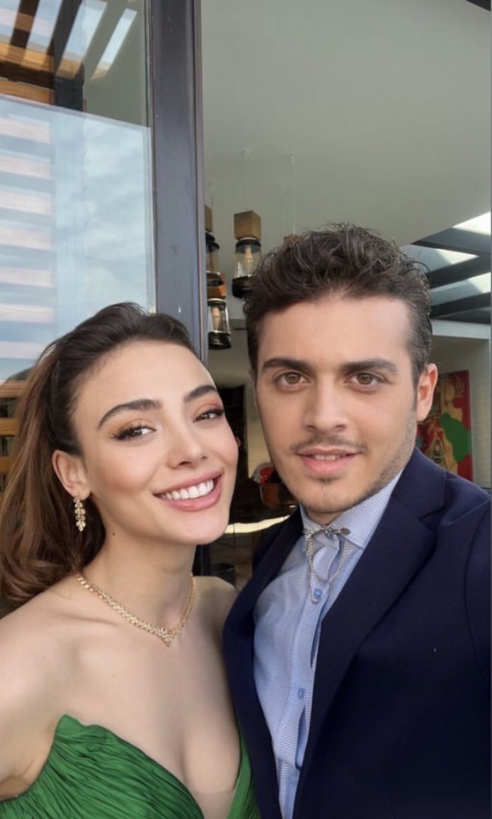 SZA205's tweet photo. Oyyyy @rsoyyturk @keremalpkabull 😍 
#RabiaSoytürk #VedaMektubu #Keremalpkabull https://t.co/0hK1ywNbWC