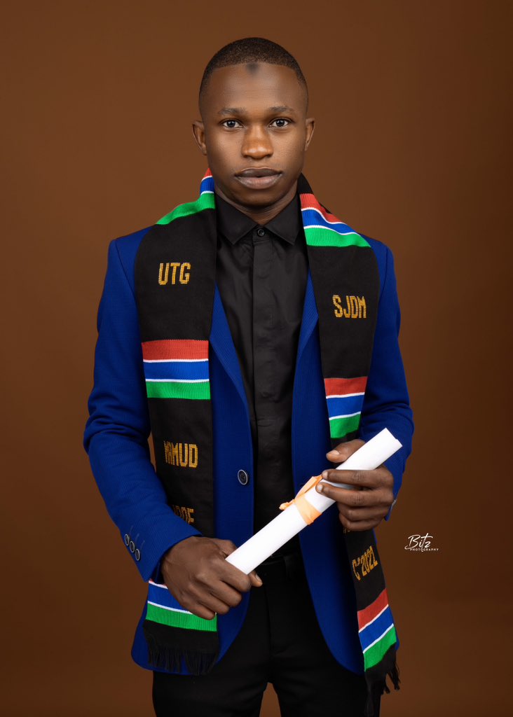 Alhamdolilah 

FINALLY graduated from <a href="/UniOfGambia/">University of The Gambia</a> 🎓🧣

Top of my class 🥇 

BA Journalism &amp; Digital Media (Magna Cum Laude)
#UTGClassOf2022