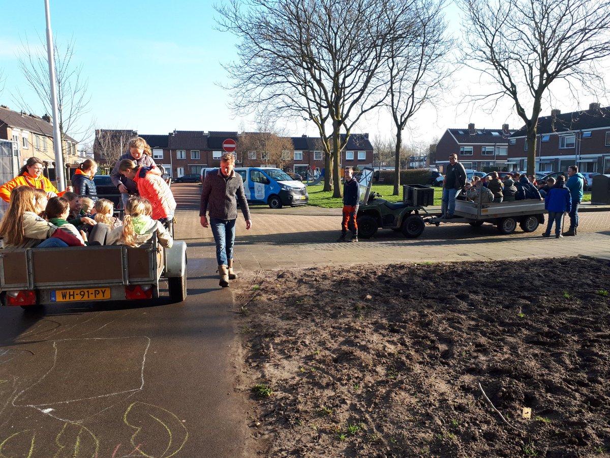 bos_margreet's tweet photo. De jeugd van Alblasserdam, via de #Scouting gaat aan de slag om het buitengebied op te ruimen samen met #GroeneLong  #NederlandSchoon #fitengroen https://t.co/oVtC884TYP