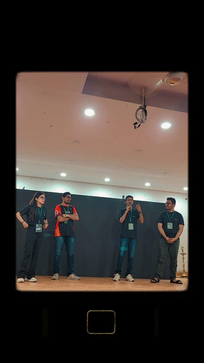 durgfoss's tweet image. GDSC leads in the house...
Discussing about their tech shenanigans✨️

@SanskarDwived @TishaChawlani @ankurg132 @sinha_maharshi