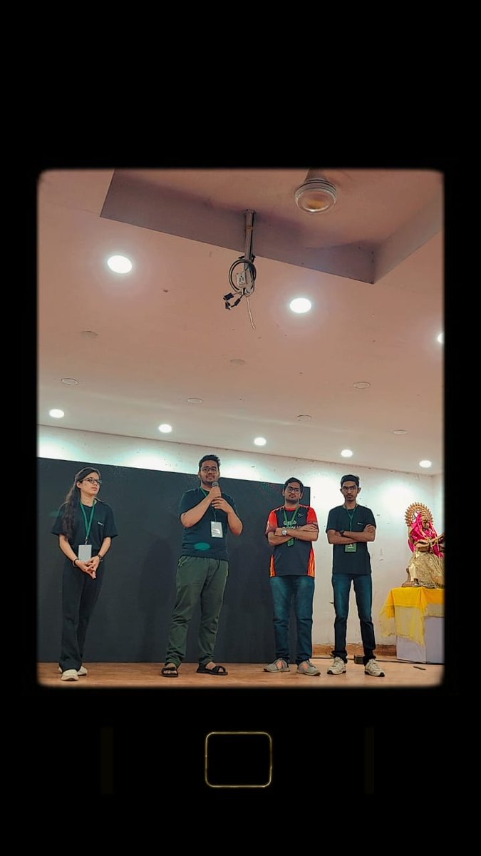 durgfoss's tweet image. GDSC leads in the house...
Discussing about their tech shenanigans✨️

@SanskarDwived @TishaChawlani @ankurg132 @sinha_maharshi