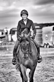 ArnaudPescheux's tweet photo. 🇲🇦🐎🇫🇷
1/4 - Paris accueille du 17 au 19 mars la compétition équestre du Saut Hermès.
Bon courage à la cavalière marocaine Leina Benkhraba !
En 2016, le grand prix équestre du Saut Hermès a été remporté par le cavalier marocain Abdelkebir Ouaddar.
🇫🇷🐎🇲🇦 https://t.co/cgUlbNefUy