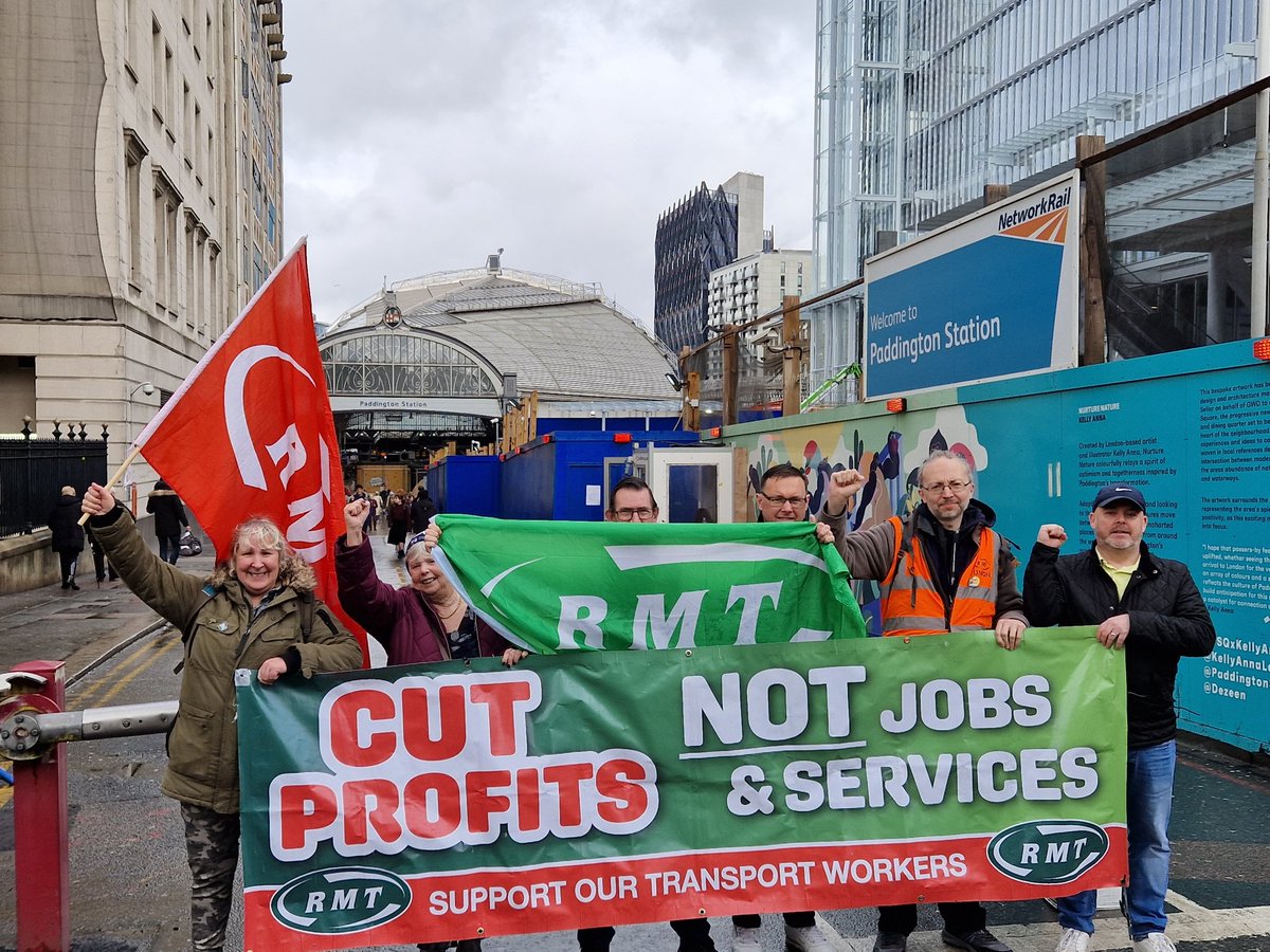 alexgordon4me's tweet photo. #SaturdaySolidarity from @RMTPad1 London Paddington picketline
#CutProfitsNotRailworkers https://t.co/Z4cjg4Qj1w
