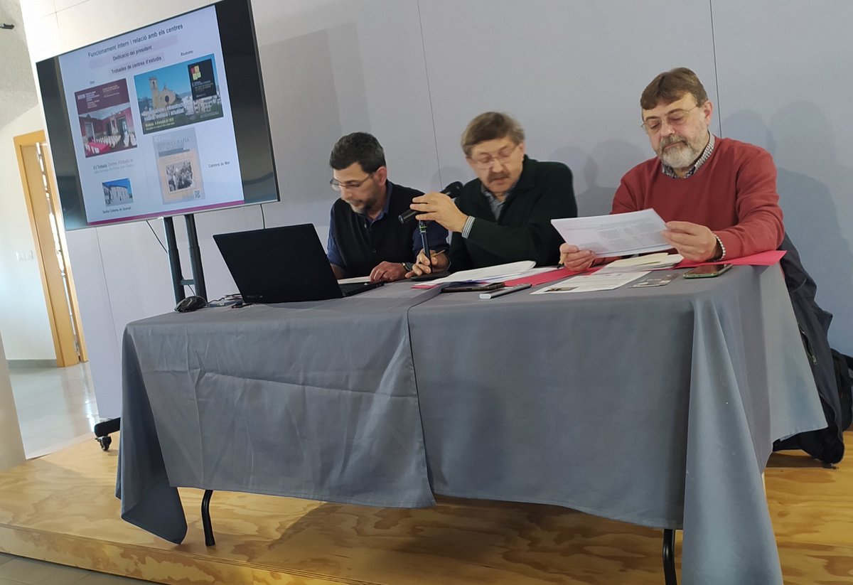 Barrull's tweet photo. Avui a @infofolgueroles XXXI Assemblea @ccentresestdis @iramunt @MCarmeJF74 @malmuni1 @figueras_nar @CECERIb @CECS12 @AmicsSeuVella @abarset @RosaSerraRotesp @CERE_RIBERA @CECripolles.#Sumarpermultiplicar https://t.co/2huPcIf8RF