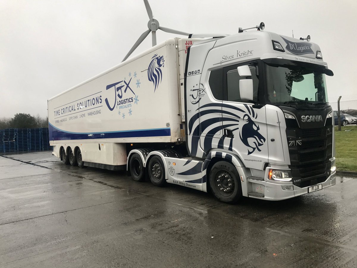 JJXLogistics's tweet photo. The Silver Knight…

#SaturdayMotivation #weneverstop #V8 @ScaniaGroup #thermo #temperature #deliveringsmiles #365days https://t.co/jWLqk76K1W