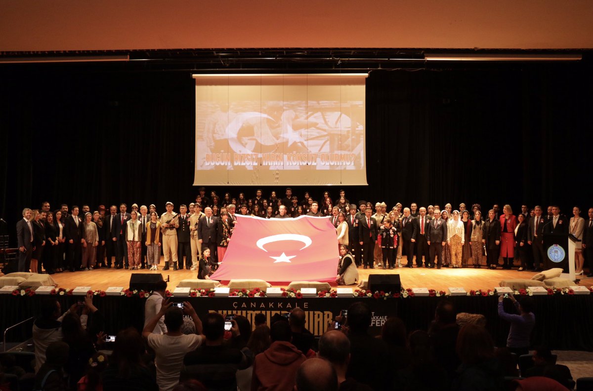 RUHUMUZDA VAR❗️
ÇANAKKALE! 🇹🇷

18 Mart #ŞehitlerGünü ve #ÇanakkaleZaferi'mizin 108. Yıl Dönümü Kutlama Programı, Muğla Valisi Sn. Orhan TAVLI ve İl Protokolünün katılımıyla Atatürk Kültür Merkezi 15 Temmuz Şehitleri Salonunda gerçekleştirildi.

<a href="/tcmeb/">Millî Eğitim Bakanlığı</a> <a href="/tcmuglavaliligi/">Muğla Valiliği</a> <a href="/emrecay55/">Emre ÇAY</a>