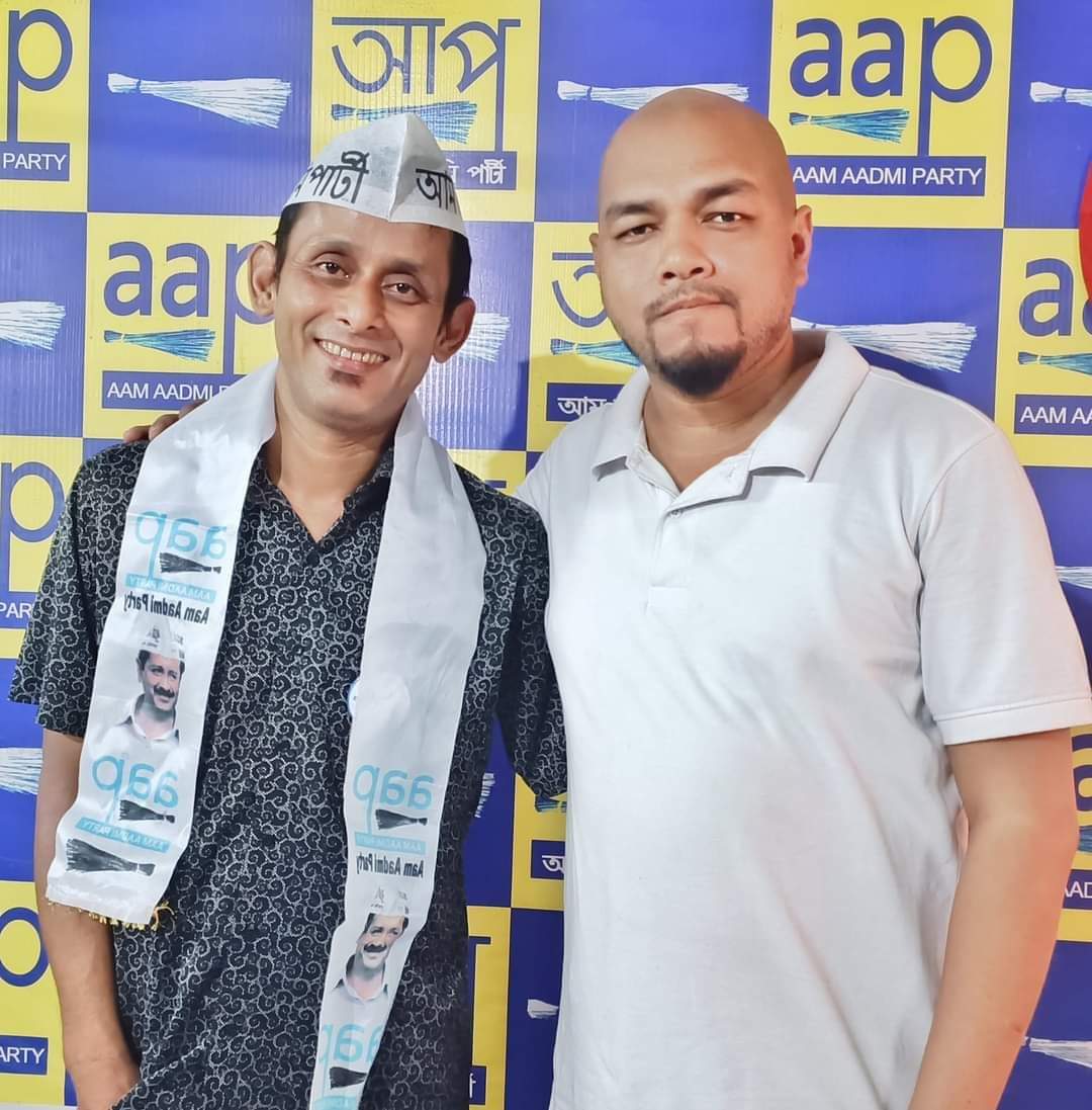 Sadik_Khan75's tweet photo. #লাইফ অৱএ ড্ৰাইভাৰ শীৰ্ষক গ্ৰন্থৰ লেখক ৰূপম দত্তই আজি আপত যোগদান কৰে। @AAP4Assam
#RupamDutta
#LifeOfADriver https://t.co/FiJzCJynl5
