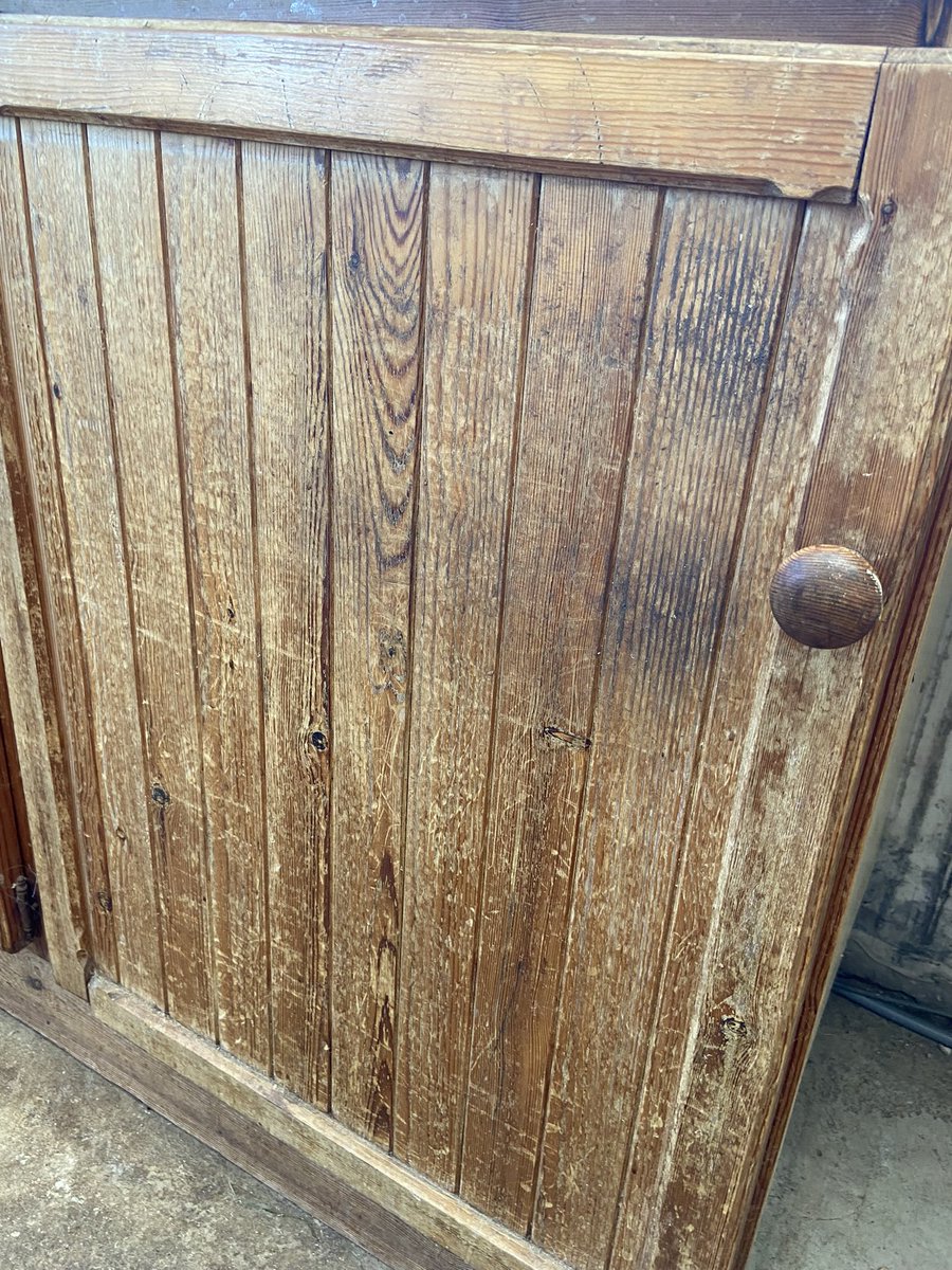 lynchbo's tweet photo. Kitchen reno .. no budget? No problem!  #Recycling and #upcycling what we can. Everyone’s a winner! Kitchen on a shoe-string! https://t.co/wUQURoSksO