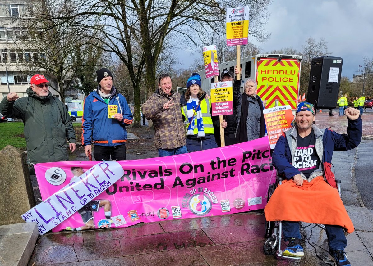 Anti racist football fans begin to gather in Cardiff for the @AntiRacismDay demo.
@SwansOfficial @CardiffCityFC @sutr_wales @SRTRC_England @GNev2 @NevilleSouthall
#RefugeesWelcome #garylinekerisright #ResistRacism