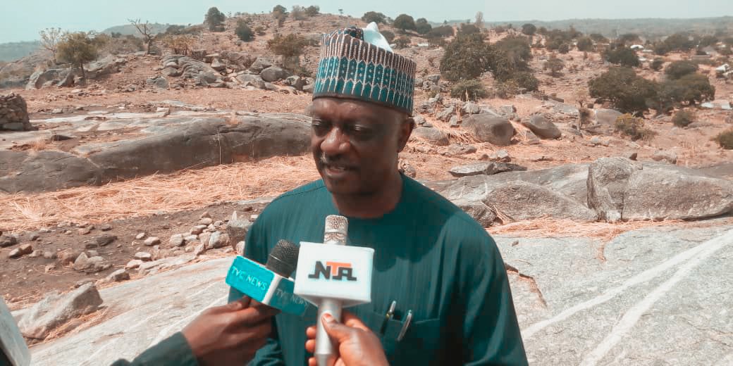 PatrickDakum's tweet photo. I just casted my vote in Adeng Polling unit, Jiblik Ward, Pankshin, Plateau. Please come out and vote if you haven’t already. Your voice matters and your vote will count. 

Let us not allow ourselves to become discouraged. Let us demonstrate to them that we have the power to reclaim our mandate and exercise our civic responsibility.