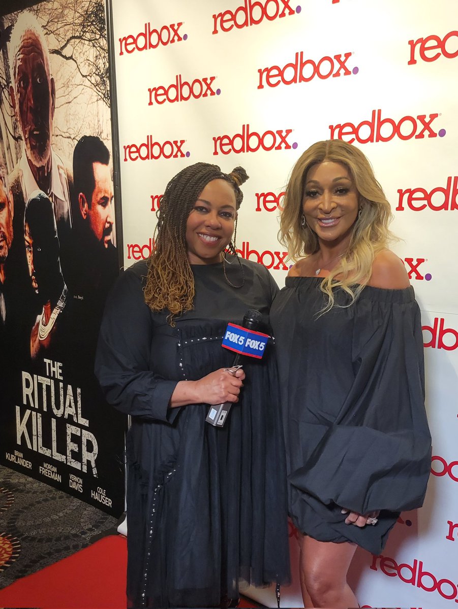 Fox5TerriT's tweet photo. A fun night supporting homegrown talent Vernon Davis as The Ritual Killer!  
#movienight #DMVtalent #thriller #redcarpet https://t.co/Ie1BtKYDDD