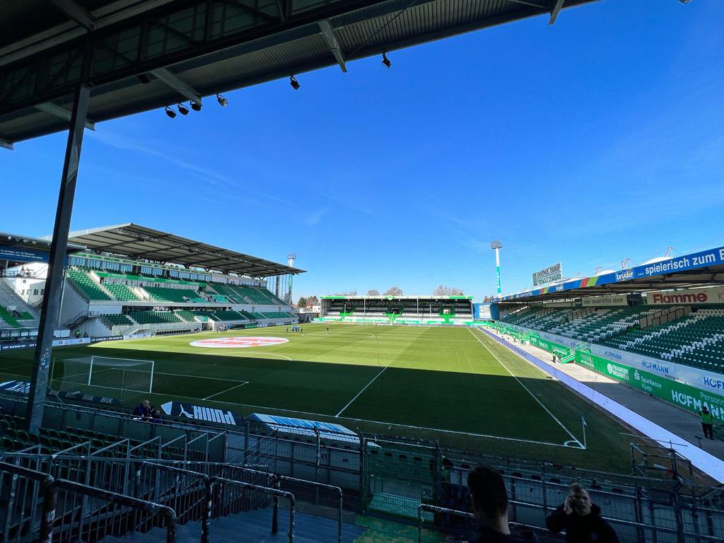 preeschoff's tweet photo. Hallo Fürth 🔵⚪️💪🏻
Alles nur für dich mein @1_FCM 🎵🎶
#sgfFCM
#PREESCHOFF
#Auswärtssieg
#MissionAufstieg https://t.co/CxCc0m5OaS