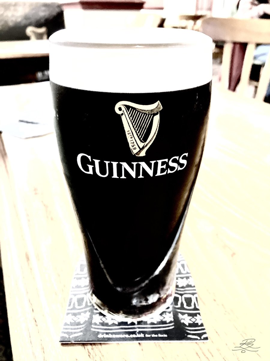 baker_loveday's tweet photo. Had to be done 😀☘️🍻

#Guinness #stpaddysday #march #StPatricksDay2023 #cheers #art #ericfraser https://t.co/rtd2x5HEHW