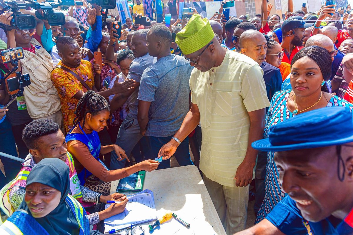 callmedeepest1's tweet photo. Congratulations on ur re-elect @seyimakinde it is urs 4 taking in my dream I c this man as enter already &amp; dat is why I congratulate him b4 any1  doso pls retweet this let the world know dat oyo state appreciate ur good works bcos if u do bad we will also talk about #deepestboy https://t.co/uMriza1MWn