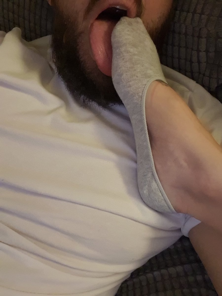 footqueen300's tweet photo. A good Slave does as he is told 

Cashcow - Findom - paypig https://t.co/KlDp16DMHD
