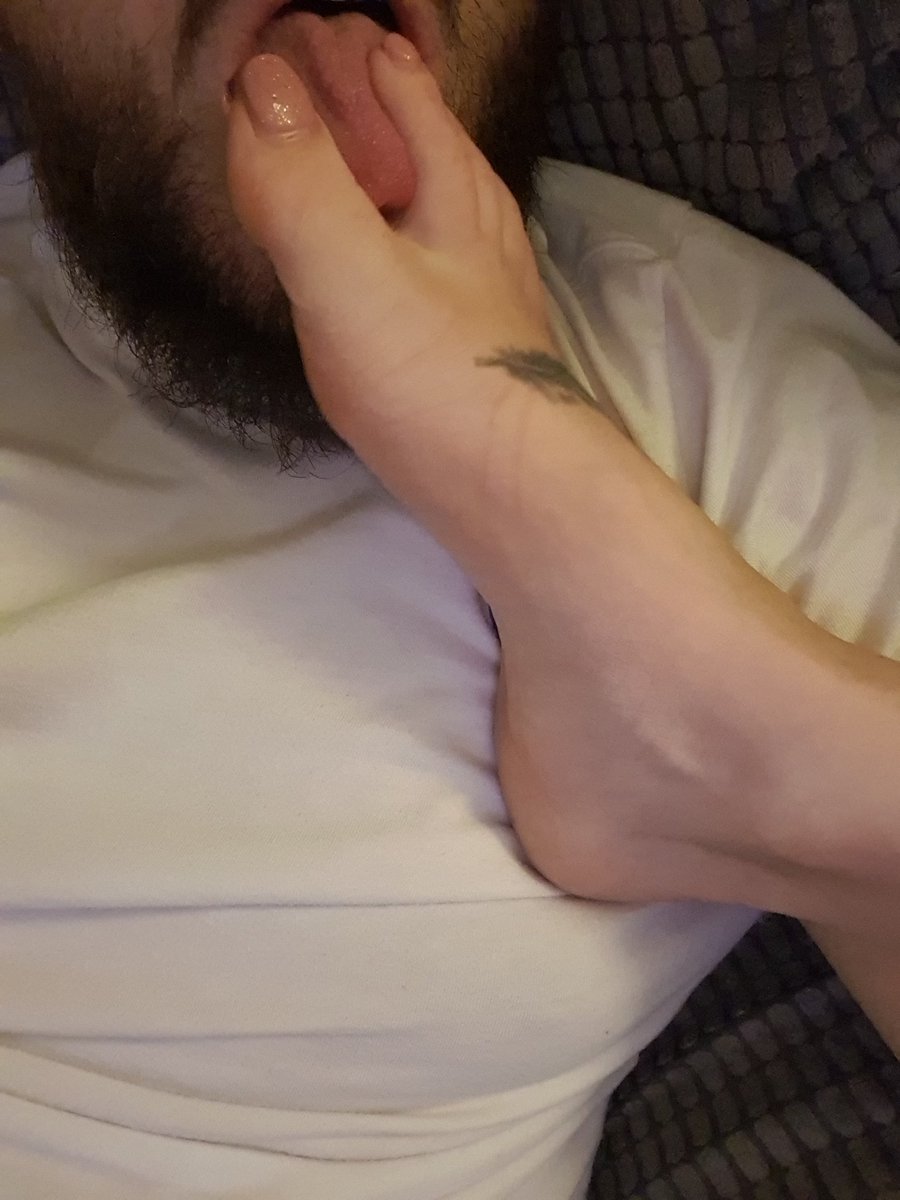 footqueen300's tweet photo. A good Slave does as he is told 

Cashcow - Findom - paypig https://t.co/KlDp16DMHD