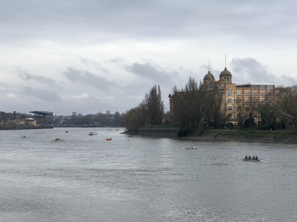 kristiinlondon's tweet photo. Pics from the Schools Head of the River race yesterday. Poor kids racing in the pouring rain for part of the course.
#Thames #Hammersmith #London #shorr https://t.co/8CkLT64EOf