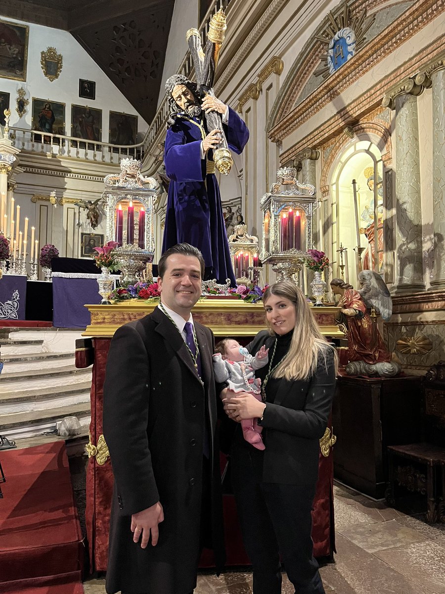 Lpez1994's tweet photo. Ayer volvió mi Señor a las calles de su ciudad y con eso el primer viacrucis de mi niña…. Comenzamos a sumar experiencias 🥰 https://t.co/XxllW0UiiD