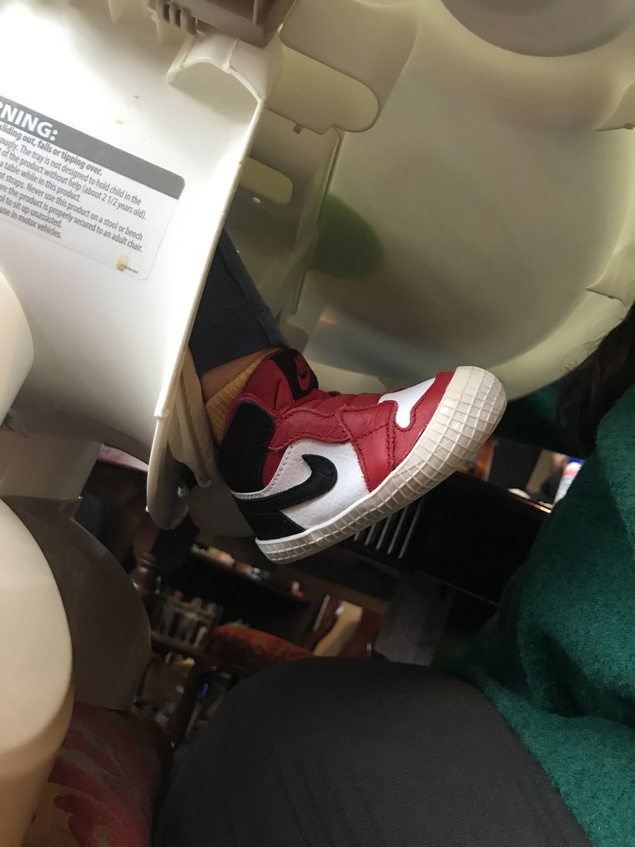 eggcroissant's tweet image. When you hit on snkrs app