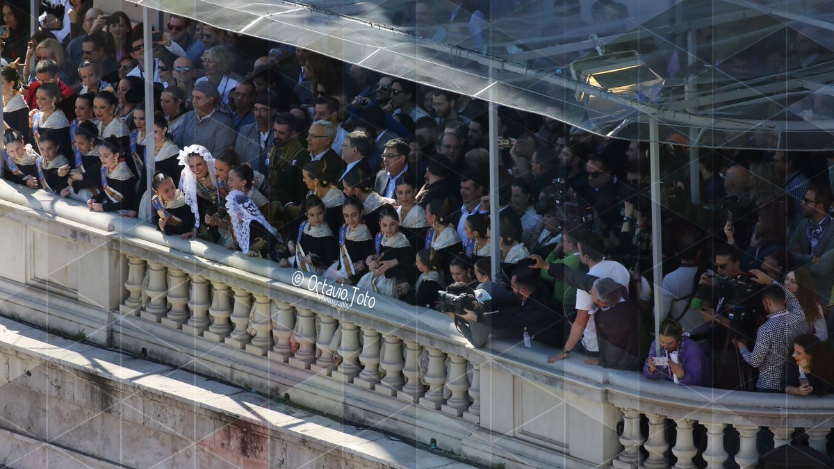 Octavi_Toto's tweet photo. Mirando, viendo y objetivo😎📸
Març falles a #València Fotos archivo
Por día la #Mascletá Por noche la #NitDelFoc
Monumentos, paseantes y caminantes. Momentos
#Fallas #Falles #Falleras #Falleros #Falleres #Fallers
#Fotografía #Photo #Photography #Foto #Valencia
#FotoMomentos https://t.co/mMDJiLypPQ