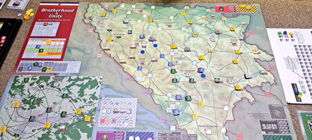 Ludoscopia's tweet photo. . JornadasCMCM: RT @SanchoMateos: Qué grande es este #brotherhoodandunity y cómo mola ese d10!!!! @compassgamesllc @NACWargames @julioalberto995 https://t.co/UMgVJUhN0B