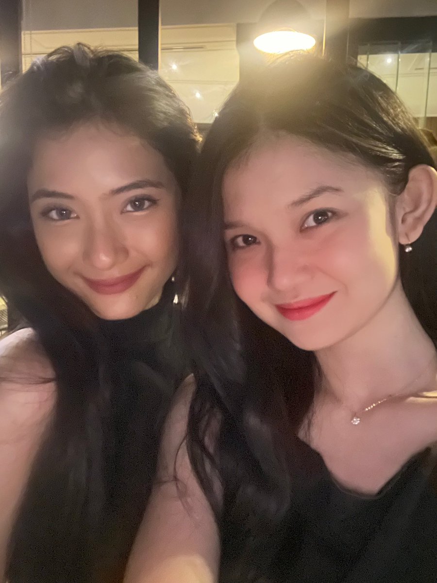C_IndahJKT48's tweet photo. happy graduation kak jinan💗🥹😚 https://t.co/CAS7EXlUf2