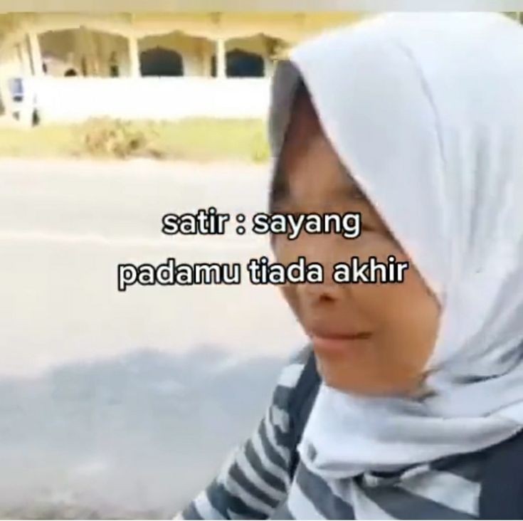 yoaw_0's tweet photo. @h_sianie bingung mau sm cowo baju tomat apa sm ini😭😭😭 https://t.co/pUG54KxDGK