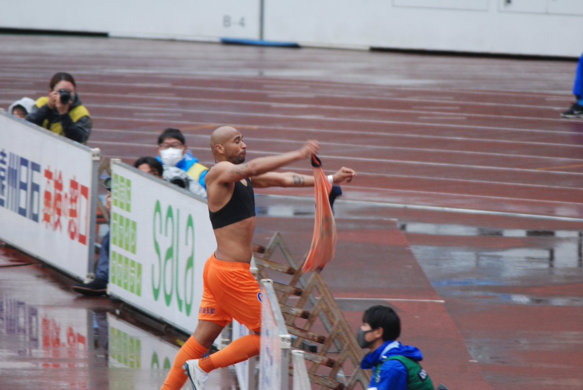 fctokisu_39's tweet photo. 87分、清水、チアゴサンタナがゴール
厳しい状況でのファインゴール。

試合終了 磐田2-2清水
痛み分けに。
清水は5試合連続ドロー。

【２０２３ 明治安田生命Ｊ２リーグ 第５節 磐田vs清水】
#jubilo #spulse #DAZN #Jリーグ
#静岡ダービー https://t.co/U4vWzQjdG8