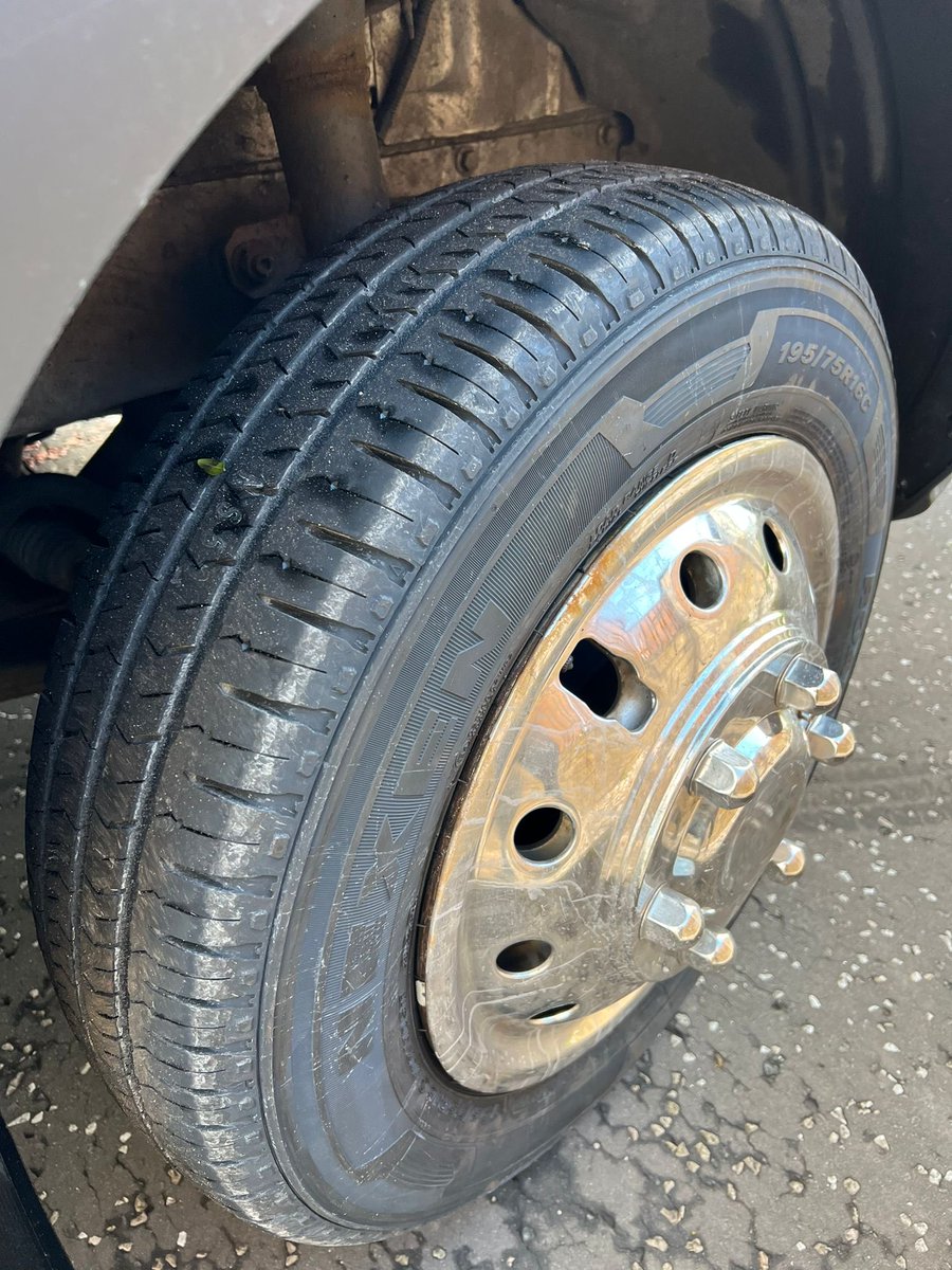 MinibushireG's tweet photo. 6 Brand new tyres fitted to our bus. Always keeping the bus well maintained and safe.

Massive thanks to @gorbalstyrecentre for there quick and efficient service, definitely the best in glasgow at what they do. 

Anyone needing tyres give these guys a shout @gorbalstyrecentre https://t.co/fwIlxXUh9c