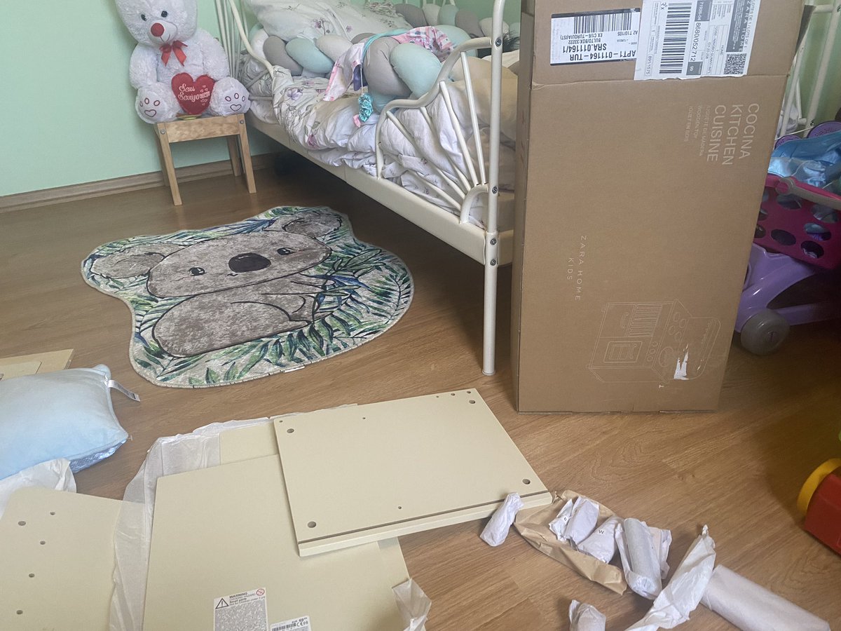 Map_Addict's tweet photo. When you realize you have to go and buy an electric drill to put up the toy kitchen ๐๐๐ #singlemumproblems https://t.co/2bg1xb5lRr