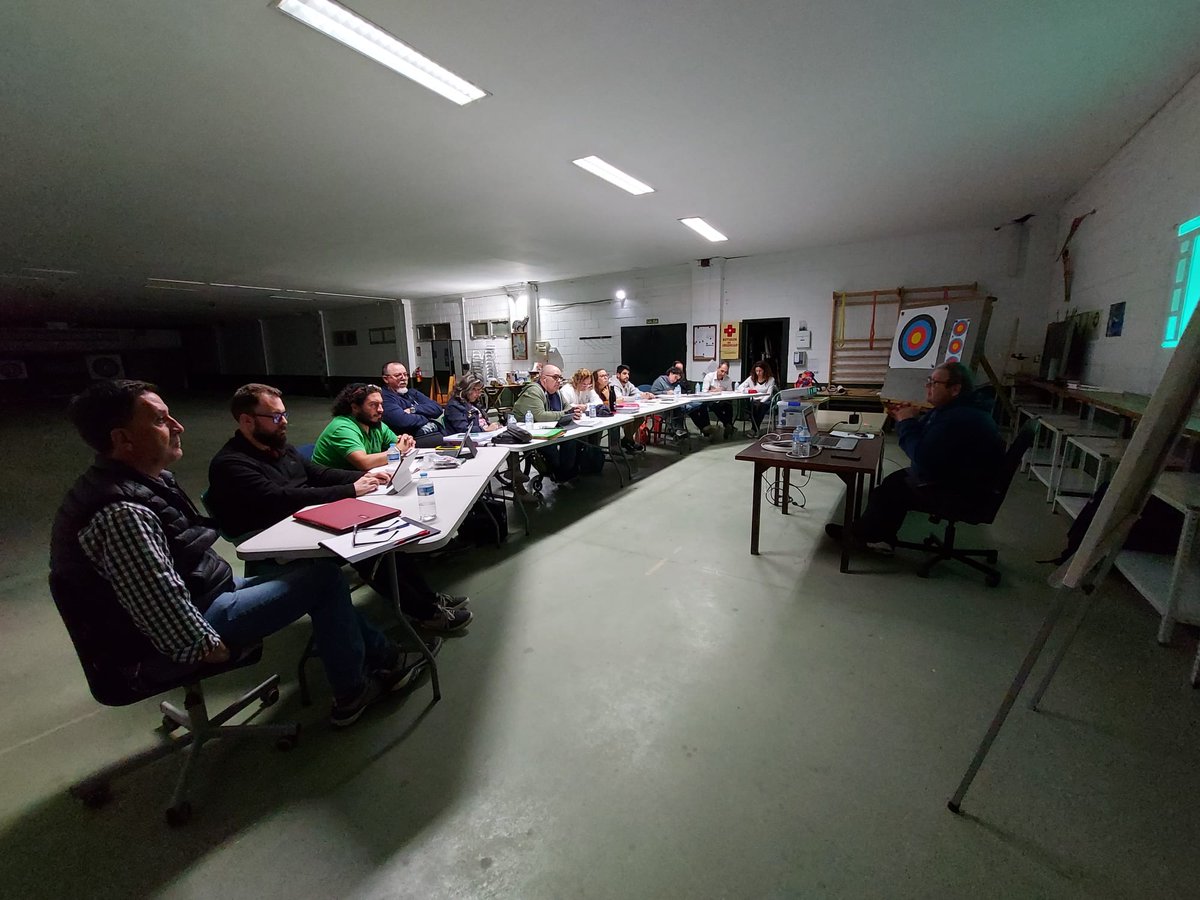 El campo de tiro de Málaga, centro formador <a href="/fataprensa/">Federación Andaluza de Tiro Arco</a>, acoge este fin de semana un exigente curso de Jueces impartido Jose Blázquez Pdte. Comité Jueces de la <a href="/RFETA/">RFETA</a>

Gracias a los participantes, los jueces son imprescindibles en nuestro deporte

<a href="/DeportesDipMlg/">Diputación de Málaga es Deporte</a>
<a href="/deportemalaga/">Área de Deporte</a>