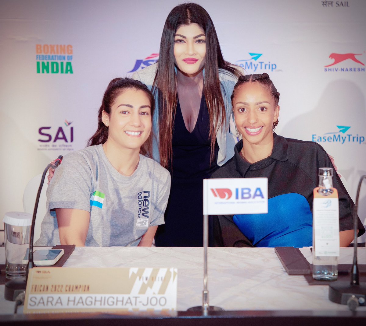 ushmatyagi's tweet photo. Anchored #PressConference for #IBA #WOMENS #WORLD #BOXING #CHAMPIONSHIPS #2023โ
With #WorldChampion & #Olympians #estellamossy & #sarahaghigat & mascot #Veera
#Championship features @MangteC & @nikhat_zareen
Airing on #Doordarshan
Quarter, semi-final & #finals will be on #SonyTen https://t.co/MqAnXXVeab