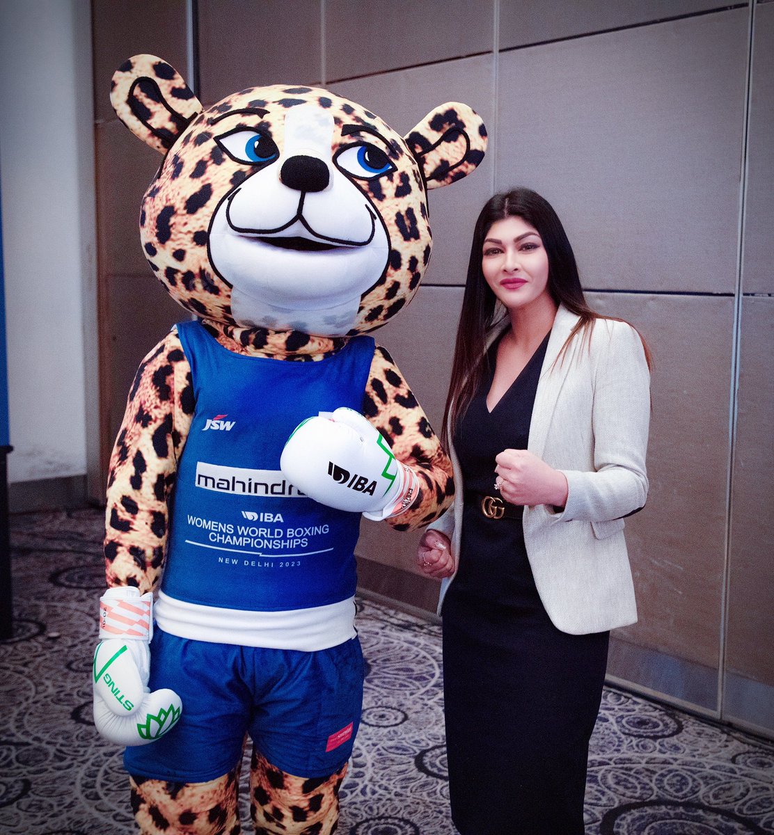 ushmatyagi's tweet photo. Anchored #PressConference for #IBA #WOMENS #WORLD #BOXING #CHAMPIONSHIPS #2023โ
With #WorldChampion & #Olympians #estellamossy & #sarahaghigat & mascot #Veera
#Championship features @MangteC & @nikhat_zareen
Airing on #Doordarshan
Quarter, semi-final & #finals will be on #SonyTen https://t.co/MqAnXXVeab