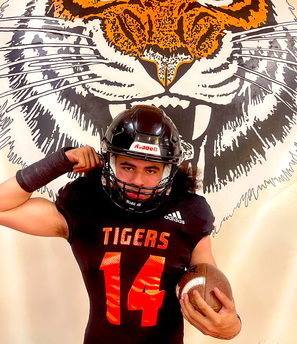 Thank you to the coaches up at reedly college for showing me around there amazing program <a href="/CoachRHammond/">Richard Hammond</a> !@Jamario_Smith3