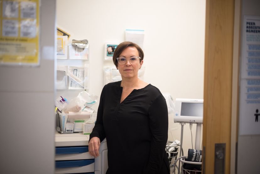 picardonhealth's tweet photo. Chief #nursing officer ⁦@LeighChappy⁩ brings her outsider experience to fight for Canada’s struggling nurses, by ⁦@carlyweeks⁩ via ⁦@globeandmail⁩  https://t.co/95NNzGHGpE https://t.co/Aktmw6XeiY