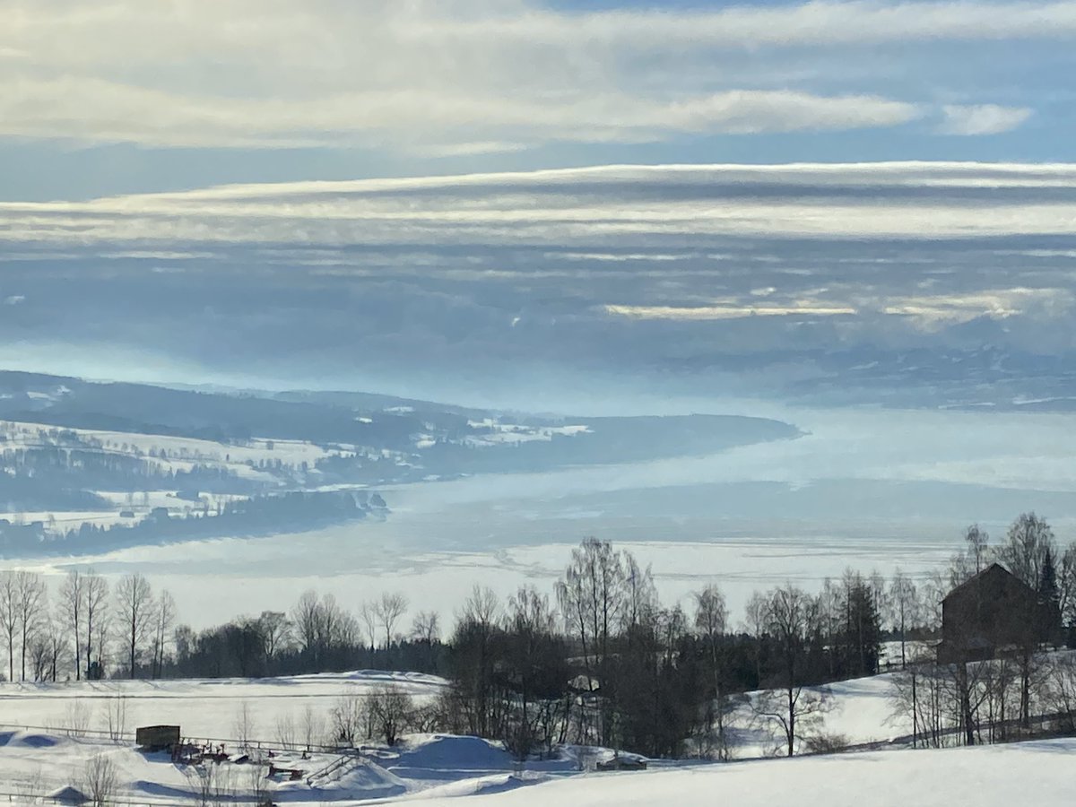 Litt <a href="/tiktok/">TikTok</a> tåke over Mjøsa i dag