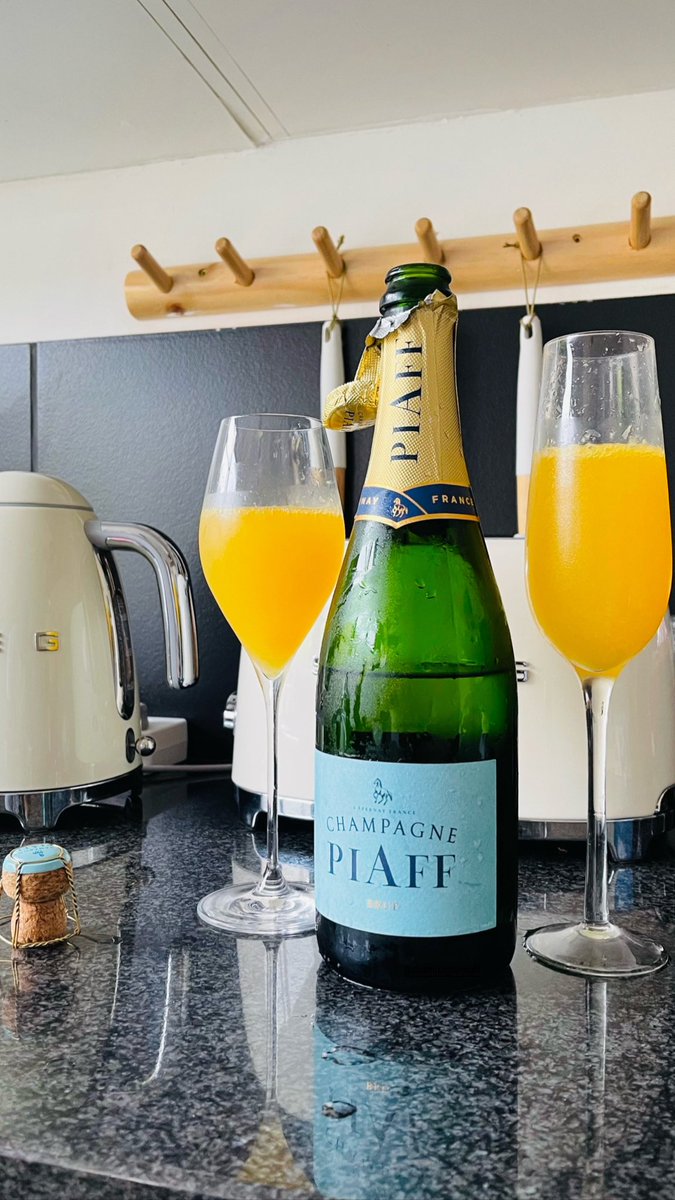 morning mimosa 🍾🍊 <a href="/ChampagnePIAFF/">Champagne PIAFF</a> 🥂