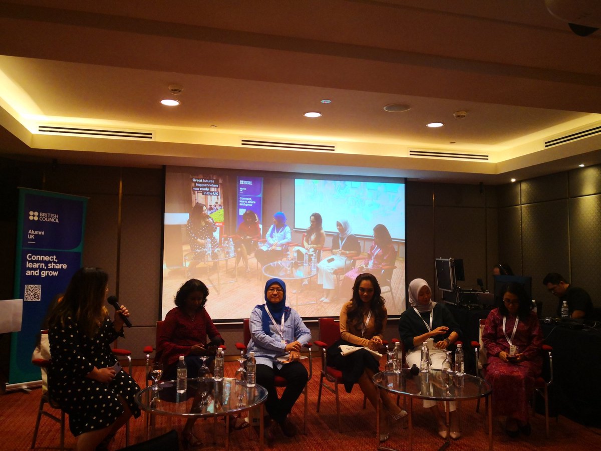 my_British's tweet photo. Our #WomenInSTEM forum's panel  is mod by Tan Su Lin (@smc_my). Speakers:  Prof. Datuk Wira Dr. Raha Abdul Rahim (@NibmMalaysia), Dr Jezamine Lim (Cell Biopeutics Resources), 
Ts. Dr. Mahaletchumy Arujanan (Petri Dish) &amp; Women in STEM scholars Nurimanina Najwa  &amp; 
Debbie Ann Loh. https://t.co/a4E1YsRqAC