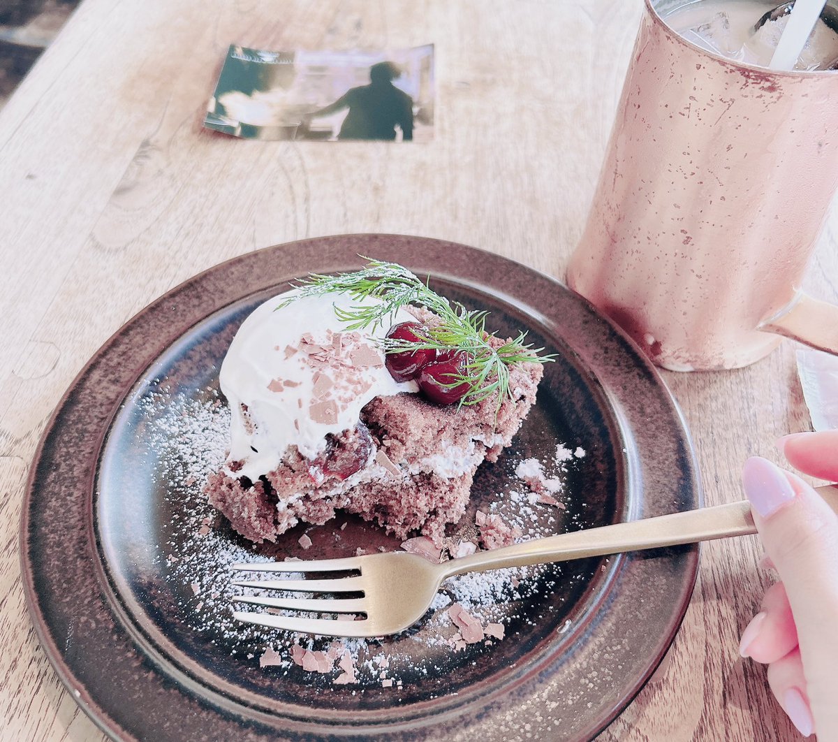 rio77171573's tweet photo. 壊れた冷蔵庫、緊急事態だったので買ってきました、、

テレビも落雷でしんでいたのでついでに買ってきた😭電化製品詳しくないので、選ぶのに疲労困憊…お茶する…

結婚してまもなく10年…電化製品も10歳、ほんと、早すぎ…次はエアコン？😱 https://t.co/3knieDl1Sn
