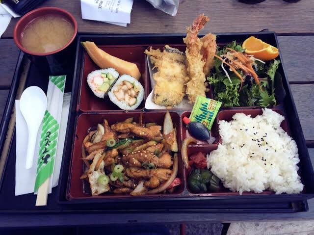 betelevu_penina's tweet photo. @femininalowo There is no other sweeter love ❤️ with Food and I.For real! 😍😋
#japaneseBentoBox https://t.co/fyh86sFDz0