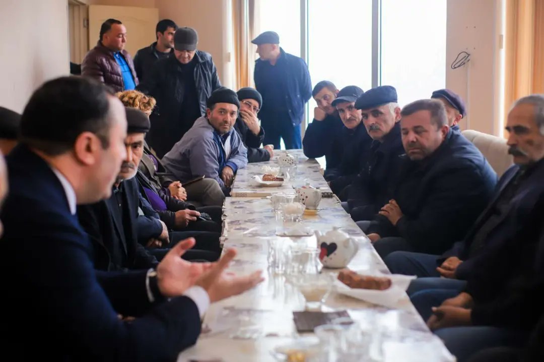 AzYuks's tweet photo. Azərbaycan Yüksəliş Partiyası bölgələrə səfərin ikinci günündə Ermənistanla sərhəddə yerləşən Tovuz rayonunda olub. 

https://t.co/PdModnDXIY https://t.co/PzpN9sVA1L