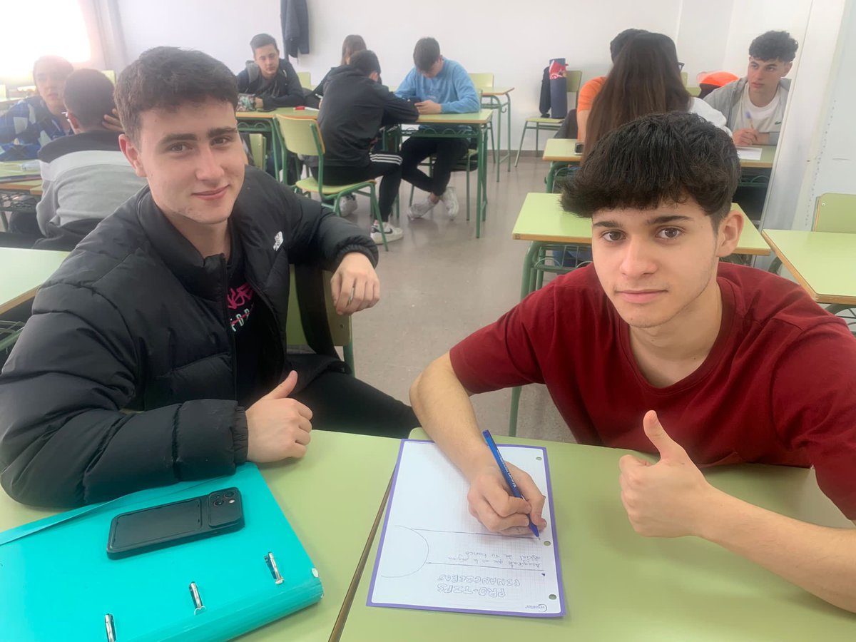 ieslaflota's tweet photo. ¡Concurso! 💡Nuestro alumnado demuestra sus conocimientos y creatividad en el I Concurso “Educa en Finanzas” convocado por el ICREF. ¡Suerte chicos!🍀💙
#ieslaflota #icref #educaenfinanzas https://t.co/3F5PKHwqYU