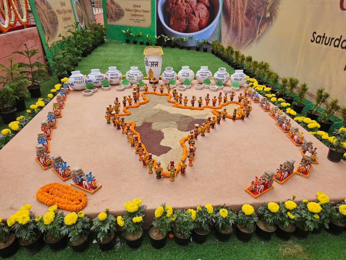 360Expression's tweet photo. #AgricultureMinisters from 6 countries to participate, #ShreeAnnaConference will witness participation from over #100countries for increased adoption and promotion of #millets.
#IYM2023 
@PMOIndia
@nstomar
@kailashbaytu
@shobhabjp
@fssaiindia
@iym2023
#eventagency #expression360 https://t.co/ttMzXqDOcU